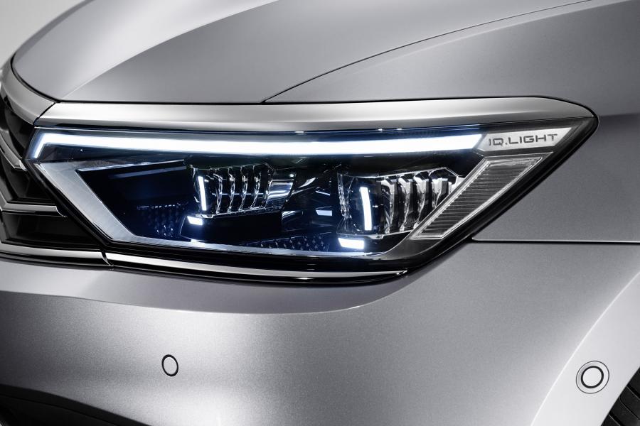 Детали экстерьера Volkswagen Passat Highline (B8) 2019 года  (WW) (фото 11 из 34)